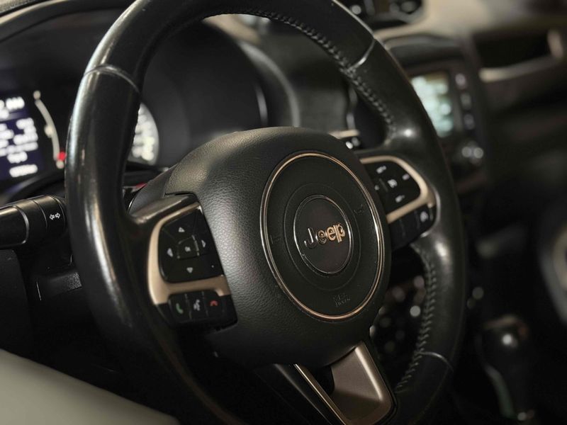 JEEP RENEGADE 2.0 16V TURBO LONGITUDE 4X4 2015/2016 LEHMEN VEÍCULOS VENÂNCIO AIRES / Carros no Vale