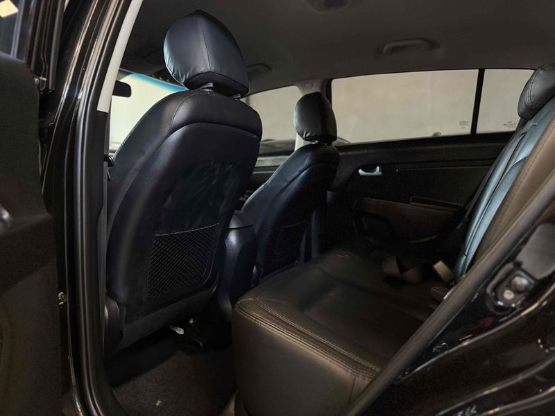 KIA SPORTAGE 2.0 LX 4X2 16V 2013/2014 LEHMEN VEÍCULOS VENÂNCIO AIRES / Carros no Vale