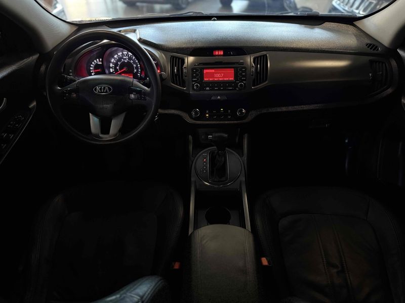 KIA SPORTAGE 2.0 LX 4X2 16V 2013/2014 LEHMEN VEÍCULOS VENÂNCIO AIRES / Carros no Vale