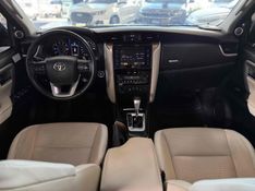 TOYOTA HILUX SW4 2.8 SRX DIAMOND 4X4 7 LUGARES 16V TURBO INTERCOOLER 2018/2019 LEHMEN VEÍCULOS VENÂNCIO AIRES / Carros no Vale