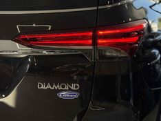 TOYOTA HILUX SW4 2.8 SRX DIAMOND 4X4 7 LUGARES 16V TURBO INTERCOOLER 2018/2019 LEHMEN VEÍCULOS VENÂNCIO AIRES / Carros no Vale