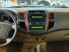 TOYOTA HILUX SW4 3.0 SRV 4X4 7 LUGARES 16V TURBO INTERCOOLER 2010/2010 LEHMEN VEÍCULOS VENÂNCIO AIRES / Carros no Vale