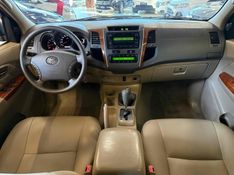 TOYOTA HILUX SW4 3.0 SRV 4X4 7 LUGARES 16V TURBO INTERCOOLER 2010/2010 LEHMEN VEÍCULOS VENÂNCIO AIRES / Carros no Vale