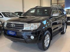 TOYOTA HILUX SW4 3.0 SRV 4X4 7 LUGARES 16V TURBO INTERCOOLER 2010/2010 LEHMEN VEÍCULOS VENÂNCIO AIRES / Carros no Vale
