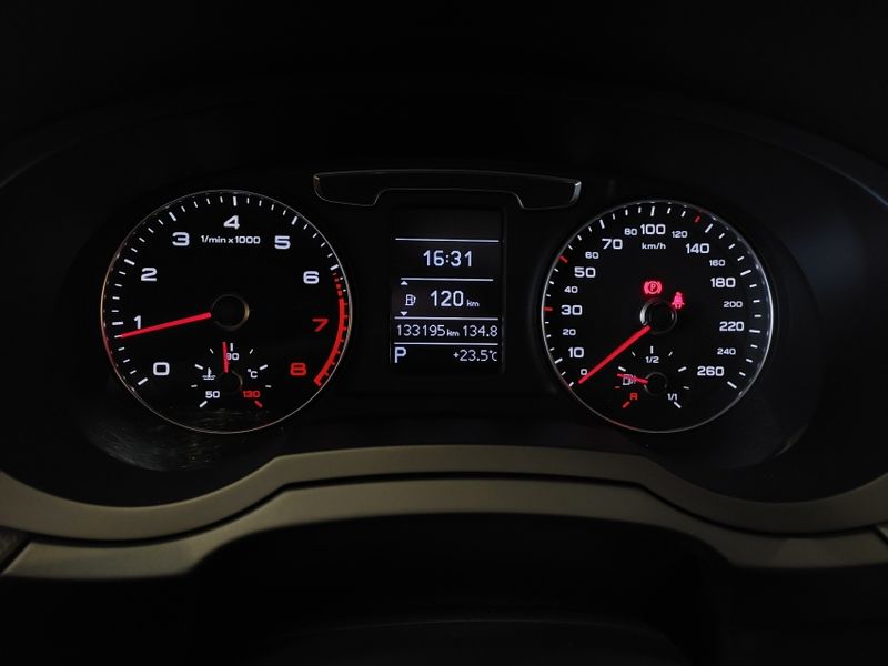 Audi Q3 2.0 TFSI AMBIENTE QUATTRO 4P GASOLINA S TRONIC 2018/2018 BETIOLO NOVOS E SEMINOVOS LAJEADO / Carros no Vale