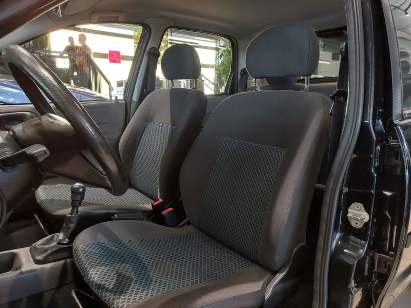 Chevrolet CLASSIC 1.0 MPFI LS 8V FLEX 4P MANUAL 2011/2012 BETIOLO NOVOS E SEMINOVOS LAJEADO / Carros no Vale