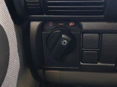 Chevrolet CLASSIC 1.0 MPFI LS 8V FLEX 4P MANUAL 2011/2012 BETIOLO NOVOS E SEMINOVOS LAJEADO / Carros no Vale