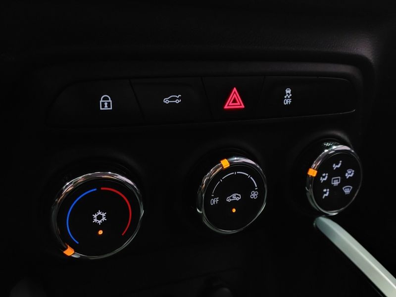 Chevrolet ONIX 1.0 FLEX LT MANUAL 2022/2023 BETIOLO NOVOS E SEMINOVOS LAJEADO / Carros no Vale