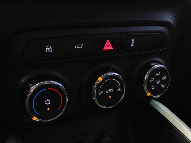 Chevrolet ONIX 1.0 FLEX LT MANUAL 2022/2023 BETIOLO NOVOS E SEMINOVOS LAJEADO / Carros no Vale