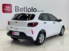 Chevrolet ONIX 1.0 FLEX MANUAL 2023/2024 BETIOLO NOVOS E SEMINOVOS LAJEADO / Carros no Vale