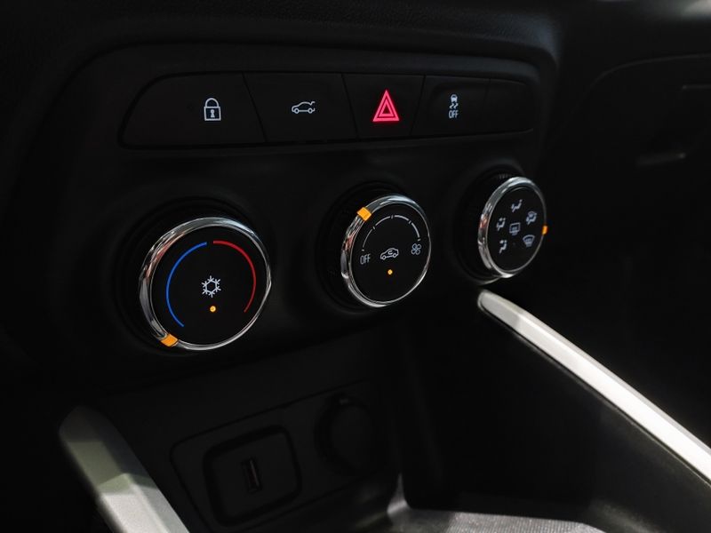 Chevrolet ONIX 1.0 FLEX PLUS LT MANUAL 2022/2023 BETIOLO NOVOS E SEMINOVOS LAJEADO / Carros no Vale