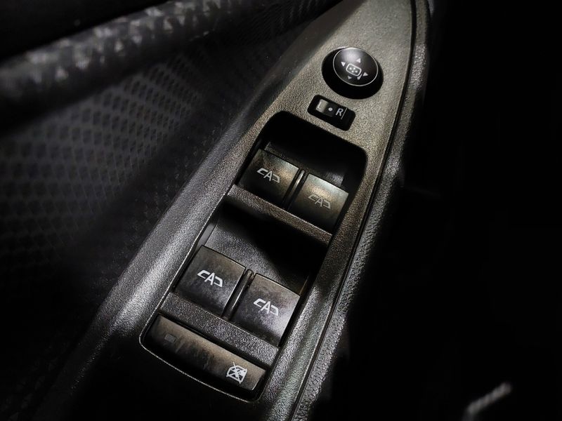 Chevrolet ONIX 1.0 FLEX PLUS LT MANUAL 2022/2023 BETIOLO NOVOS E SEMINOVOS LAJEADO / Carros no Vale