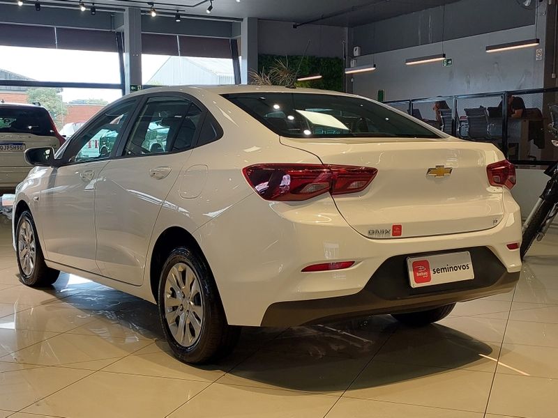 Chevrolet ONIX 1.0 FLEX PLUS LT MANUAL 2022/2023 BETIOLO NOVOS E SEMINOVOS LAJEADO / Carros no Vale