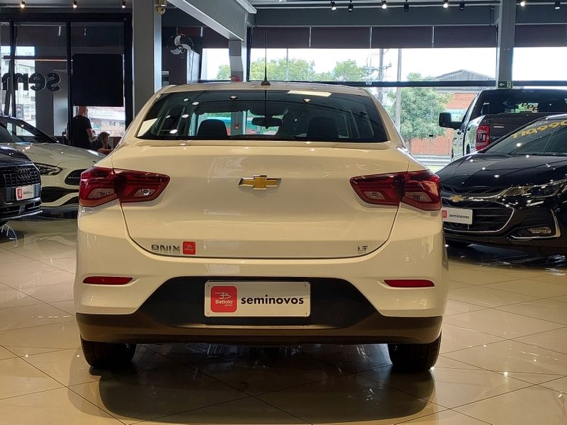 Chevrolet ONIX 1.0 FLEX PLUS LT MANUAL 2022/2023 BETIOLO NOVOS E SEMINOVOS LAJEADO / Carros no Vale