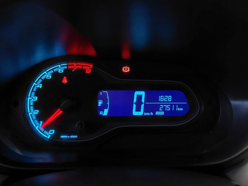 Chevrolet ONIX 1.0 MPFI LS 8V FLEX 4P MANUAL 2014/2015 BETIOLO NOVOS E SEMINOVOS LAJEADO / Carros no Vale