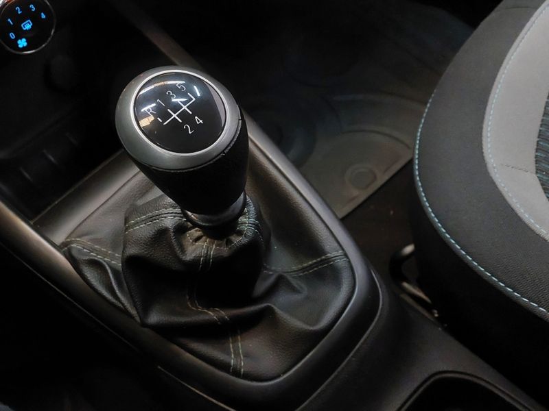 Chevrolet ONIX 1.0 MPFI LS 8V FLEX 4P MANUAL 2014/2015 BETIOLO NOVOS E SEMINOVOS LAJEADO / Carros no Vale