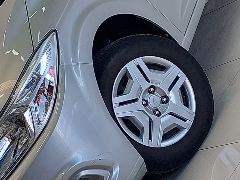 Chevrolet ONIX 1.0 MPFI LS 8V FLEX 4P MANUAL 2014/2015 BETIOLO NOVOS E SEMINOVOS LAJEADO / Carros no Vale