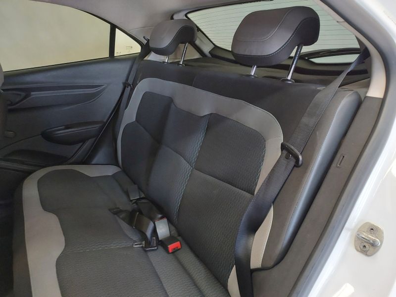 Chevrolet ONIX 1.0 MPFI LT 8V FLEX 4P MANUAL 2016/2016 BETIOLO NOVOS E SEMINOVOS LAJEADO / Carros no Vale