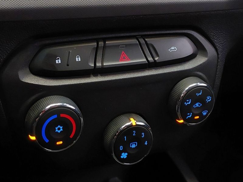 Chevrolet ONIX 1.0 MPFI LT 8V FLEX 4P MANUAL 2016/2016 BETIOLO NOVOS E SEMINOVOS LAJEADO / Carros no Vale