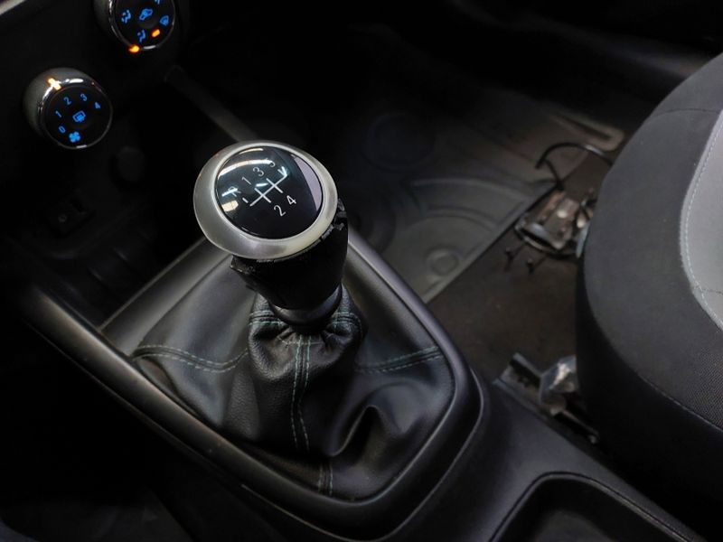 Chevrolet ONIX 1.0 MPFI LT 8V FLEX 4P MANUAL 2016/2016 BETIOLO NOVOS E SEMINOVOS LAJEADO / Carros no Vale