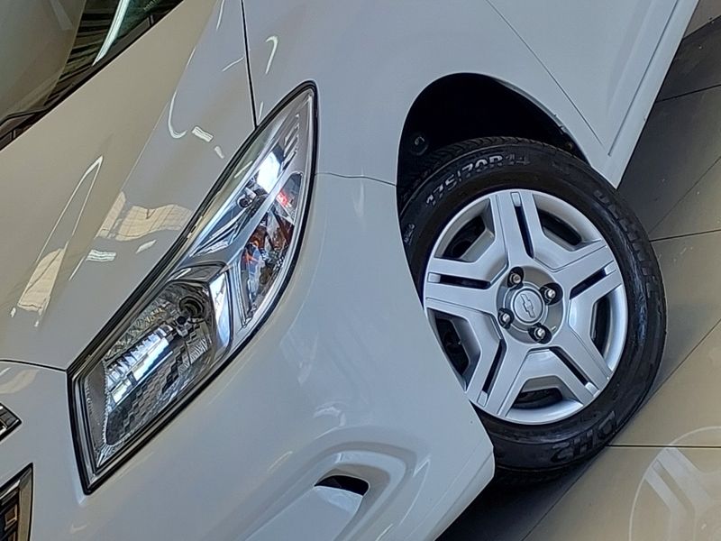 Chevrolet ONIX 1.0 MPFI LT 8V FLEX 4P MANUAL 2016/2016 BETIOLO NOVOS E SEMINOVOS LAJEADO / Carros no Vale