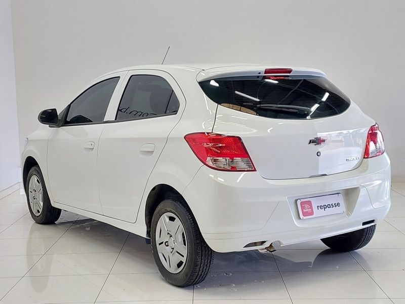 Chevrolet ONIX 1.0 MPFI LT 8V FLEX 4P MANUAL 2016/2016 BETIOLO NOVOS E SEMINOVOS LAJEADO / Carros no Vale