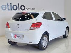 Chevrolet ONIX 1.0 MPFI LT 8V FLEX 4P MANUAL 2016/2016 BETIOLO NOVOS E SEMINOVOS LAJEADO / Carros no Vale