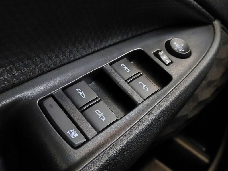 Chevrolet ONIX 1.0 TURBO FLEX LT MANUAL 2022/2023 BETIOLO NOVOS E SEMINOVOS LAJEADO / Carros no Vale