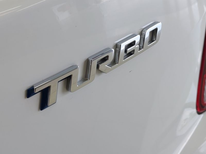 Chevrolet ONIX 1.0 TURBO FLEX LT MANUAL 2022/2023 BETIOLO NOVOS E SEMINOVOS LAJEADO / Carros no Vale