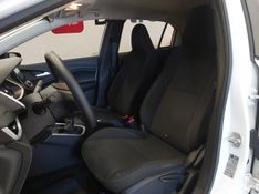 Chevrolet ONIX 1.0 TURBO FLEX LT MANUAL 2022/2023 BETIOLO NOVOS E SEMINOVOS LAJEADO / Carros no Vale