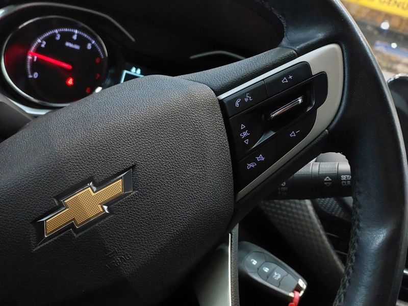 Chevrolet ONIX 1.0 TURBO FLEX PLUS LT AUTOMÁTICO 2020/2020 BETIOLO NOVOS E SEMINOVOS LAJEADO / Carros no Vale Chevrolet ONIX 1.0 TURBO FLEX PLUS LT AUTOMÁTICO 2020/2020 BETIOLO NOVOS E SEMINOVOS LAJEADO / Carros no Vale