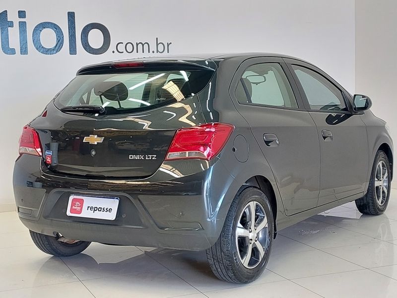 Chevrolet ONIX 1.4 MPFI LTZ 8V FLEX 4P AUTOMÁTICO 2017/2017 BETIOLO NOVOS E SEMINOVOS LAJEADO / Carros no Vale
