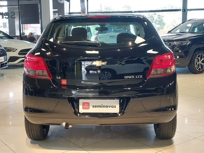 Chevrolet ONIX 1.4 MPFI LTZ 8V FLEX 4P MANUAL 2016/2016 BETIOLO NOVOS E SEMINOVOS LAJEADO / Carros no Vale