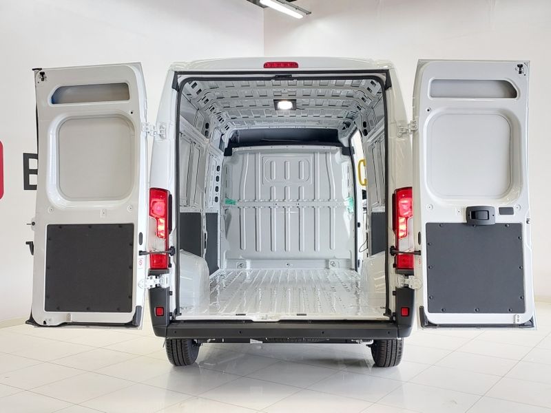 Fiat DUCATO 2.2 BLUEHDI DIESEL MAXICARGO MANUAL 2025/2026 BETIOLO NOVOS E SEMINOVOS LAJEADO / Carros no Vale