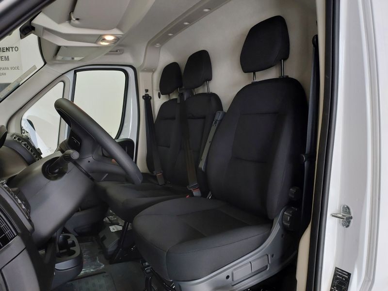 Fiat DUCATO 2.2 BLUEHDI DIESEL MAXICARGO MANUAL 2025/2026 BETIOLO NOVOS E SEMINOVOS LAJEADO / Carros no Vale