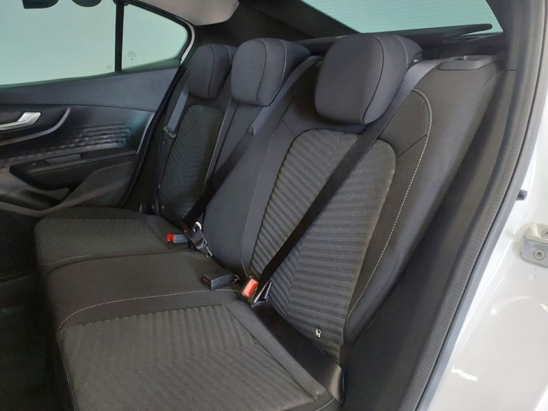 Fiat FASTBACK 1.0 TURBO 200 HYBRID AUDACE CVT 2025/2025 BETIOLO NOVOS E SEMINOVOS LAJEADO / Carros no Vale