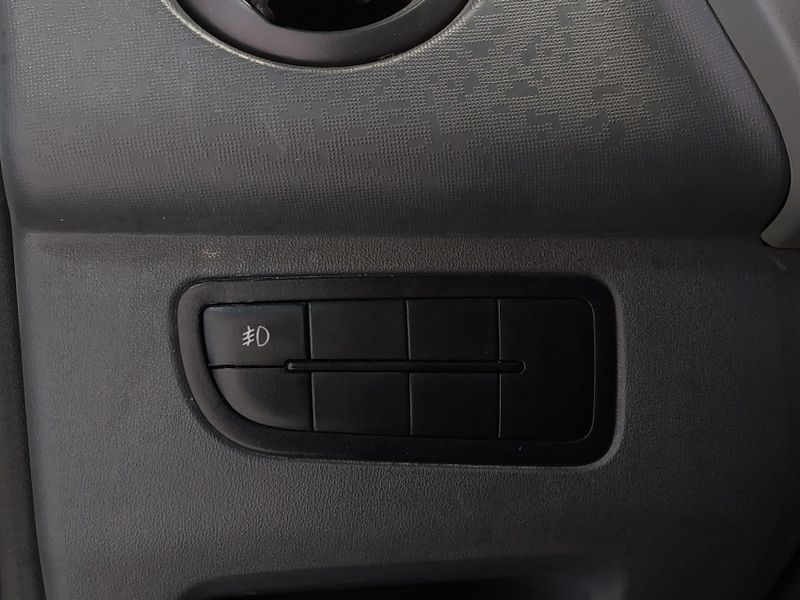 Fiat FIORINO 1.4 MPI FURGÃO 8V FLEX 2P MANUAL 2015/2015 BETIOLO NOVOS E SEMINOVOS LAJEADO / Carros no Vale