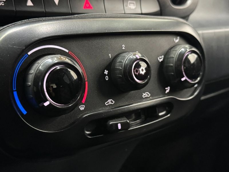 Fiat MOBI 1.0 EVO FLEX LIKE MANUAL 2023/2023 BETIOLO NOVOS E SEMINOVOS LAJEADO / Carros no Vale