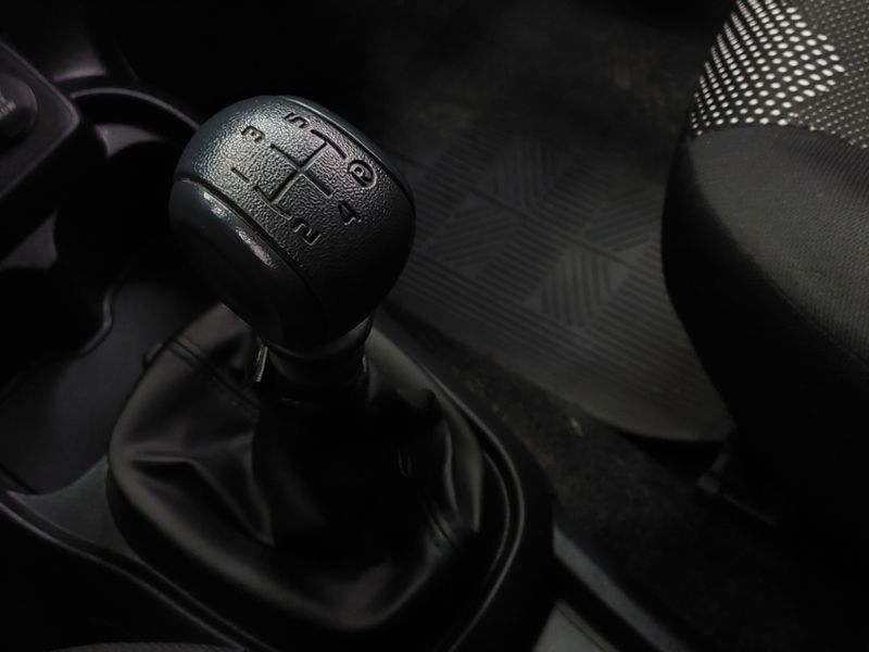 Fiat MOBI 1.0 EVO FLEX LIKE MANUAL 2023/2023 BETIOLO NOVOS E SEMINOVOS LAJEADO / Carros no Vale