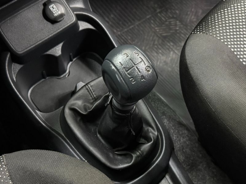 Fiat MOBI 1.0 EVO FLEX LIKE MANUAL 2023/2023 BETIOLO NOVOS E SEMINOVOS LAJEADO / Carros no Vale