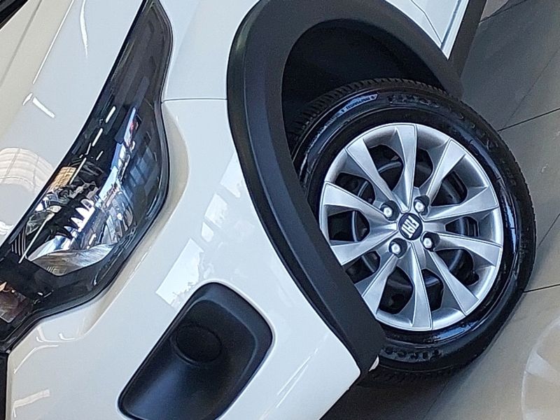 Fiat MOBI 1.0 EVO FLEX LIKE MANUAL 2023/2024 BETIOLO NOVOS E SEMINOVOS LAJEADO / Carros no Vale