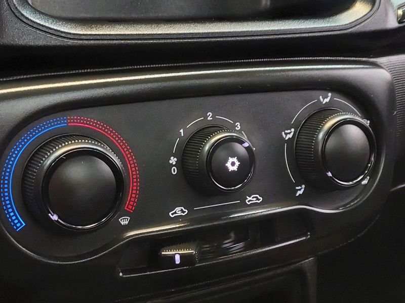 Fiat STRADA 1.4 FIRE FLEX ENDURANCE CS MANUAL 2022/2023 BETIOLO NOVOS E SEMINOVOS LAJEADO / Carros no Vale