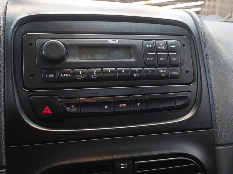 Fiat STRADA 1.4 MPI HARD WORKING CS 8V FLEX 2P MANUAL 2017/2018 BETIOLO NOVOS E SEMINOVOS LAJEADO / Carros no Vale