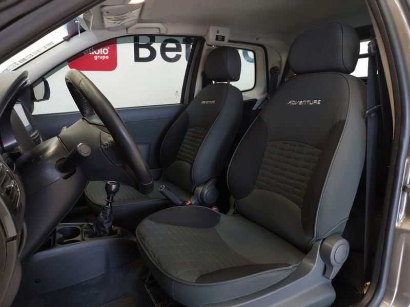 Fiat STRADA 1.8 MPI ADVENTURE CD 16V FLEX 3P MANUAL 2013/2014 BETIOLO NOVOS E SEMINOVOS LAJEADO / Carros no Vale