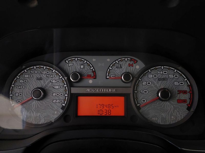 Fiat STRADA 1.8 MPI ADVENTURE CD 16V FLEX 3P MANUAL 2013/2014 BETIOLO NOVOS E SEMINOVOS LAJEADO / Carros no Vale