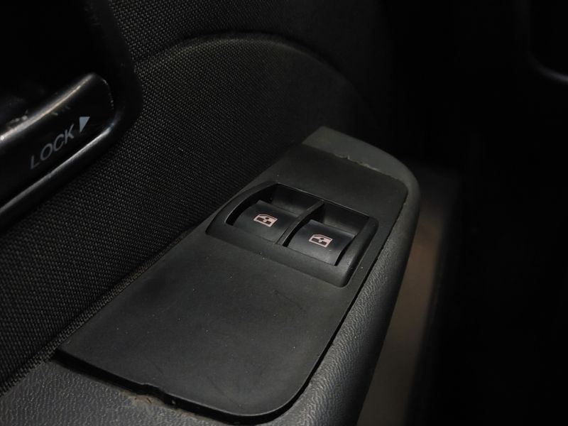 Fiat STRADA 1.8 MPI ADVENTURE CD 16V FLEX 3P MANUAL 2013/2014 BETIOLO NOVOS E SEMINOVOS LAJEADO / Carros no Vale