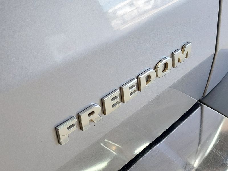 Fiat TORO 1.8 16V EVO FLEX FREEDOM AT6 2020/2021 BETIOLO NOVOS E SEMINOVOS LAJEADO / Carros no Vale