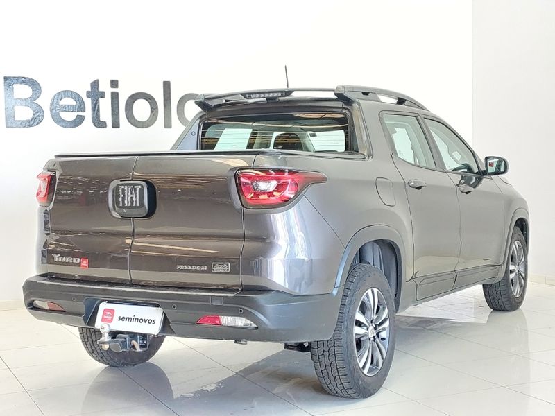 Fiat TORO 2.0 16V TURBO DIESEL FREEDOM 4WD AT9 2022/2023 BETIOLO NOVOS E SEMINOVOS LAJEADO / Carros no Vale