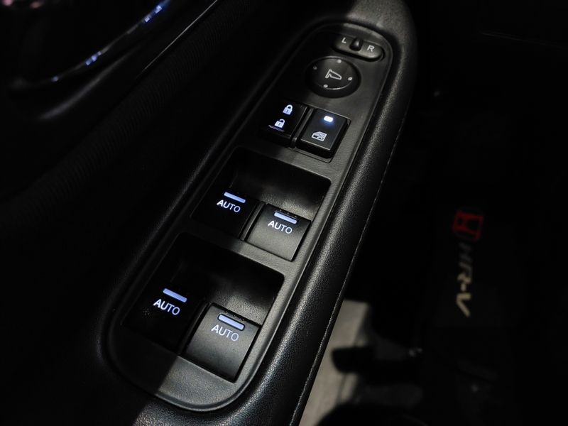 Honda HR-V 1.8 16V FLEX EX 4P AUTOMÁTICO 2015/2016 BETIOLO NOVOS E SEMINOVOS LAJEADO / Carros no Vale
