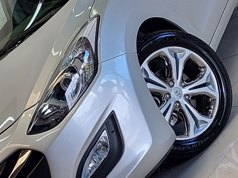 Hyundai I30 1.8 MPI 16V GASOLINA 4P AUTOMATICO 2014/2015 BETIOLO NOVOS E SEMINOVOS LAJEADO / Carros no Vale